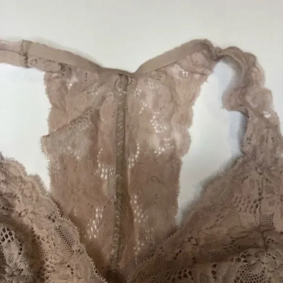 Jenni blush pink lace bralette size small - Picture 4 of 6